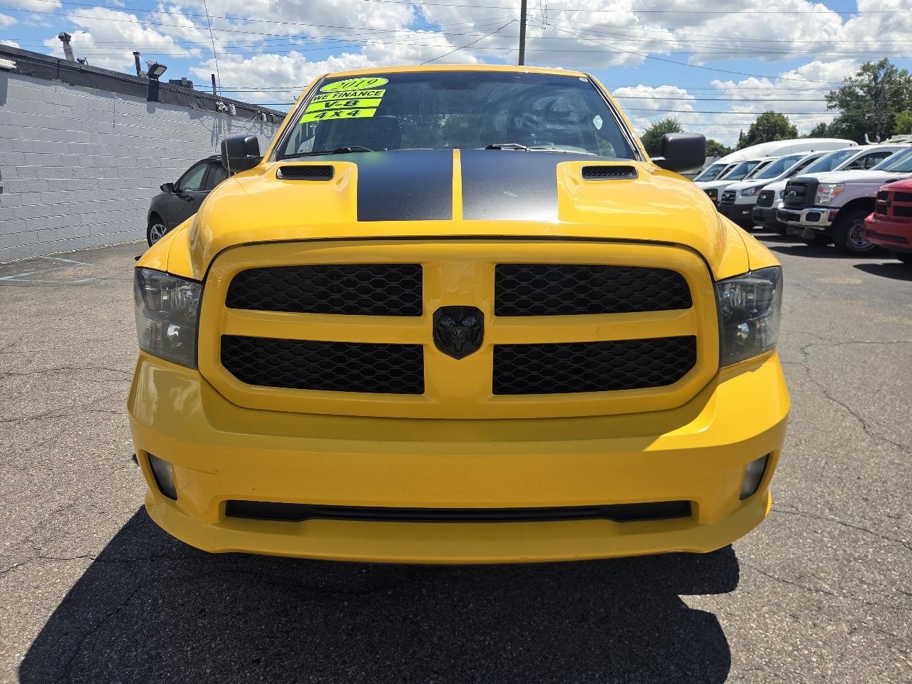 RAM 1500 Classic Express 4x4 Crew Cab 5'7" Box 2019