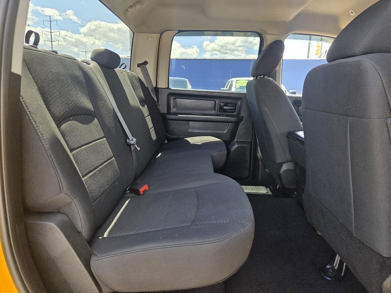 RAM 1500 Classic Express 4x4 Crew Cab 5'7" Box 2019