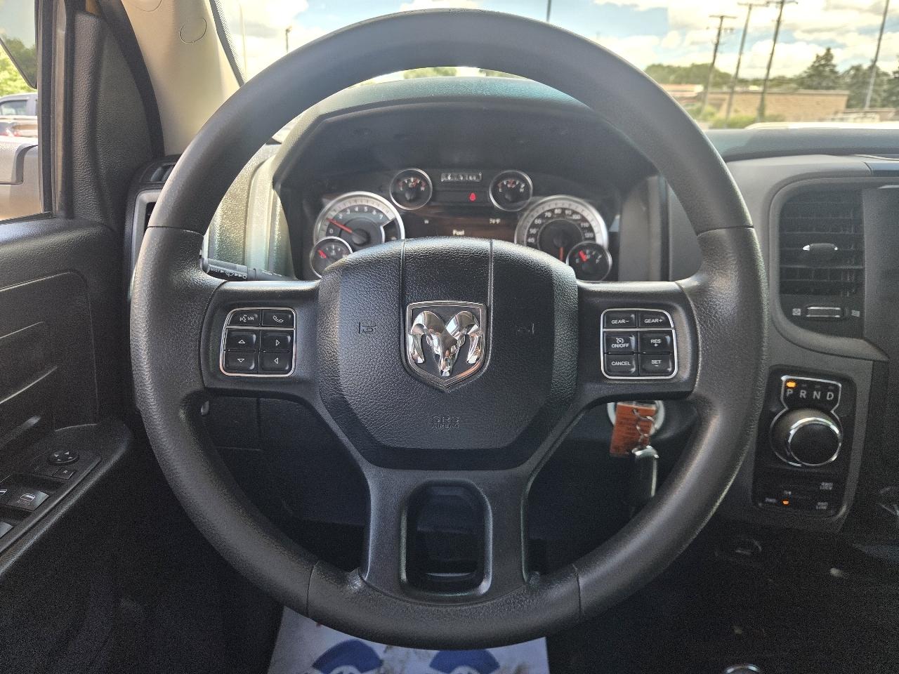 RAM 1500 Classic Express 4x4 Crew Cab 5'7" Box 2019