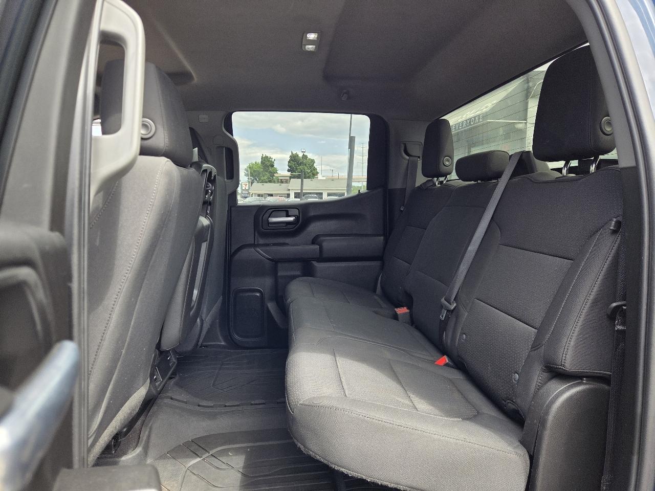 Chevrolet Silverado 1500 Custom Crew Cab Long Box 4WD 2020