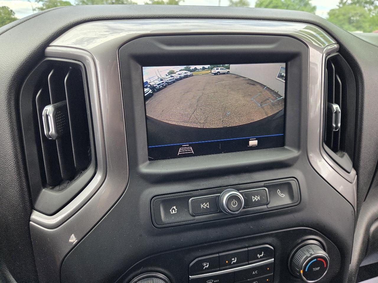 Chevrolet Silverado 1500 Custom Crew Cab Long Box 4WD 2020