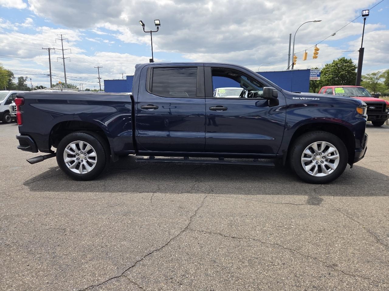 Chevrolet Silverado 1500 Custom Crew Cab Long Box 4WD 2020