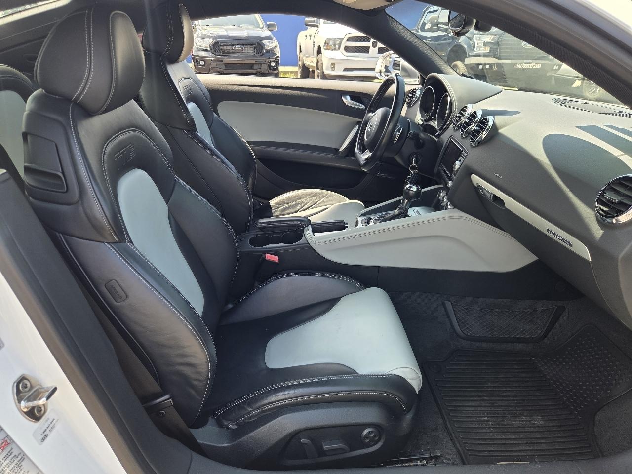 Audi TT S 2.0T quattro S tronic 2012