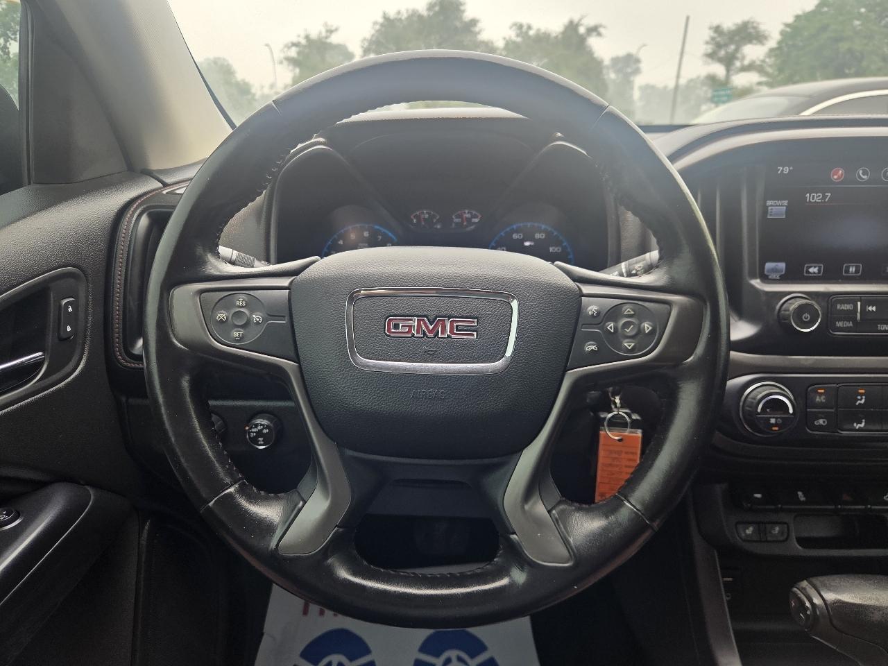GMC Canyon SLE Crew Cab 4WD Short Box 2015