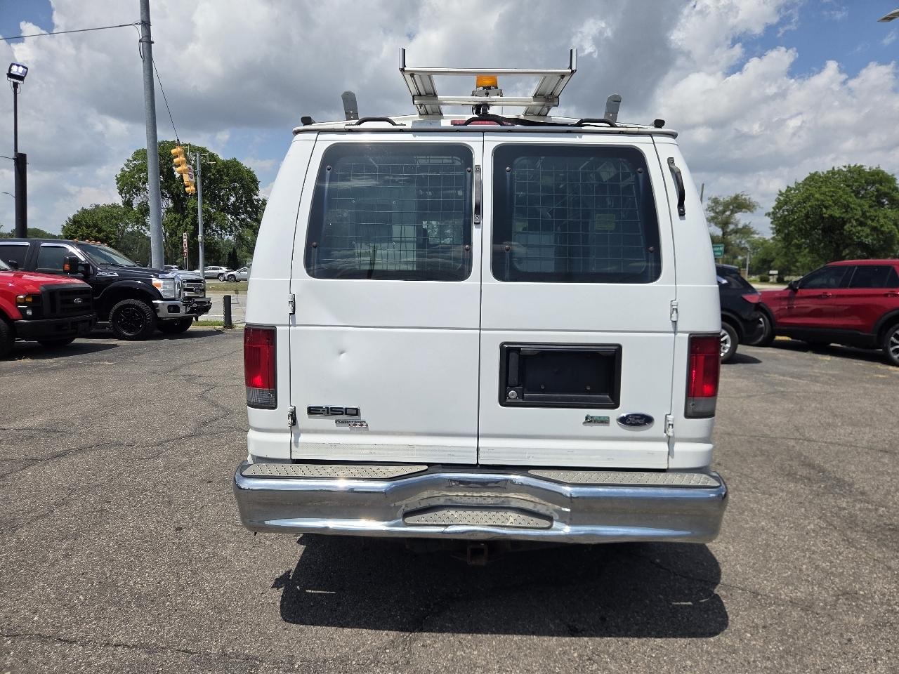 Ford Econoline E-150 2011