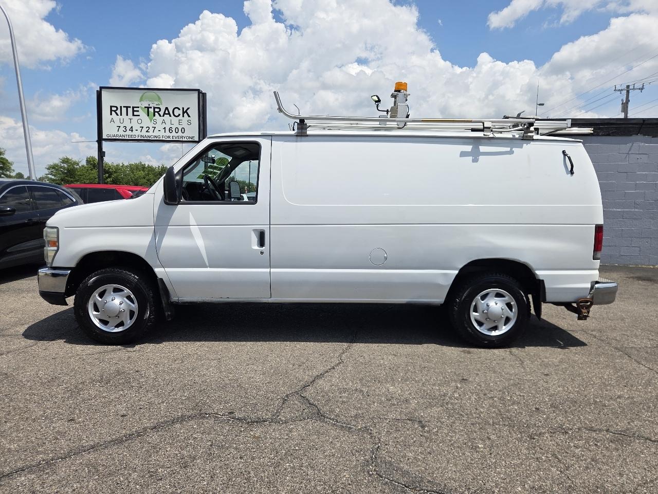 Ford Econoline E-150 2011