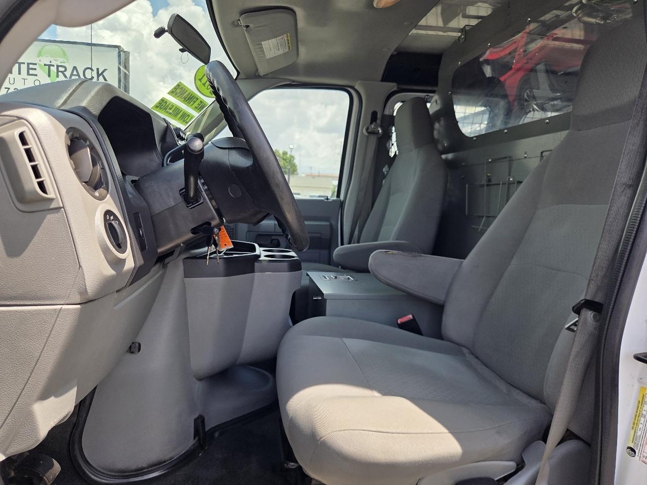 Ford Econoline E-150 2011