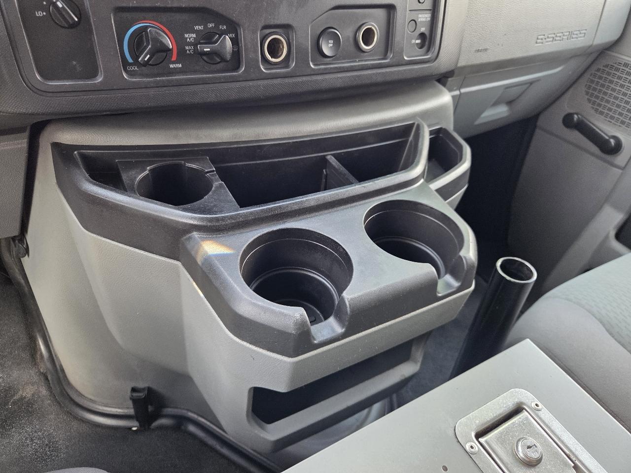 Ford Econoline E-150 2011