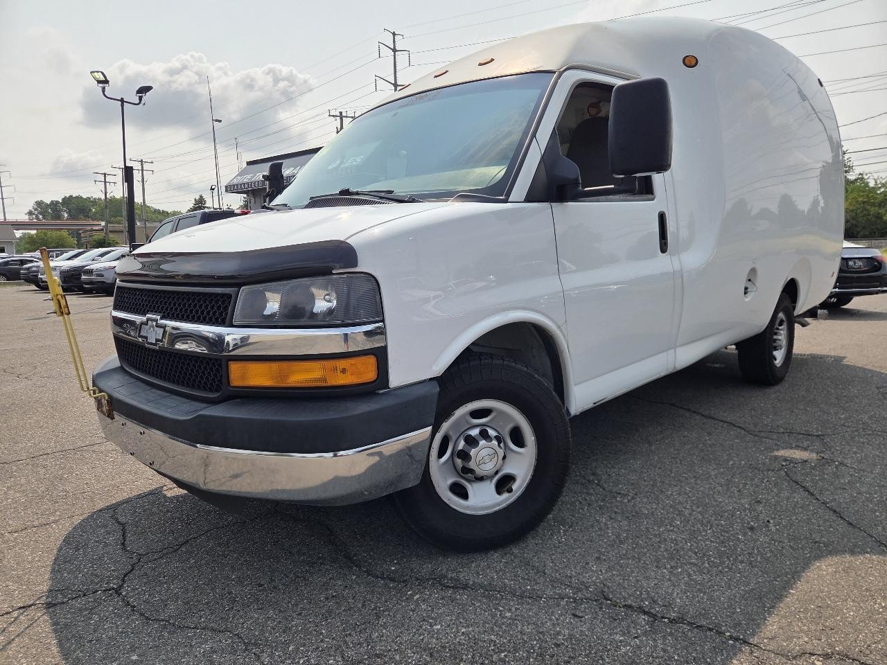 Chevrolet Express Commercial Cutaway  2015