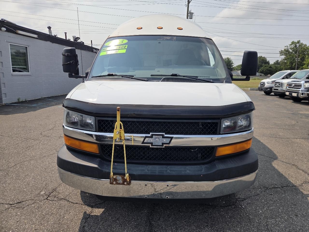 Chevrolet Express Commercial Cutaway  2015