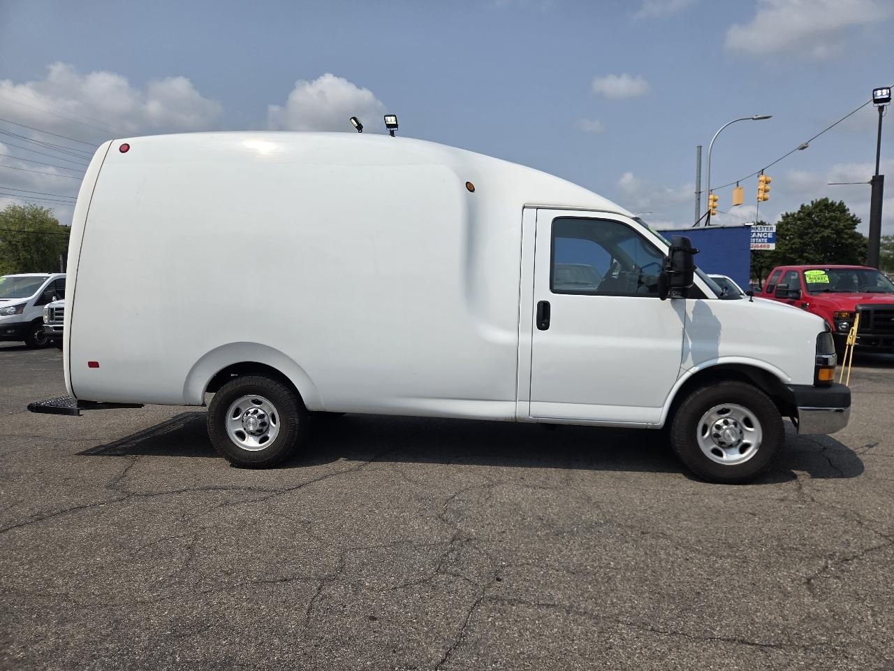 Chevrolet Express Commercial Cutaway  2015