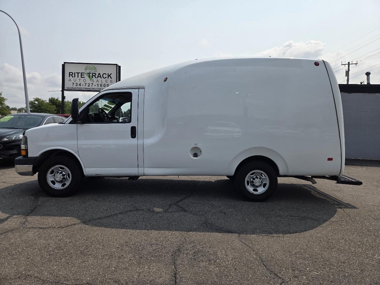 Chevrolet Express Commercial Cutaway  2015