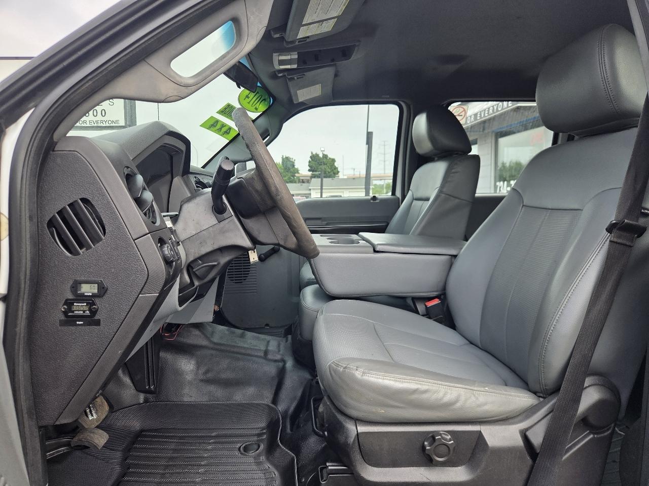 Ford F-450 SD XL Crew Cab DRW 4WD 2014