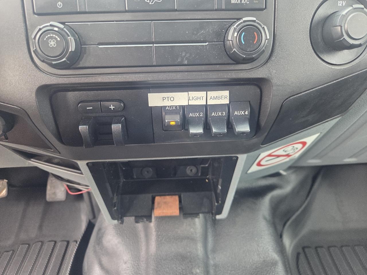 Ford F-450 SD XL Crew Cab DRW 4WD 2014