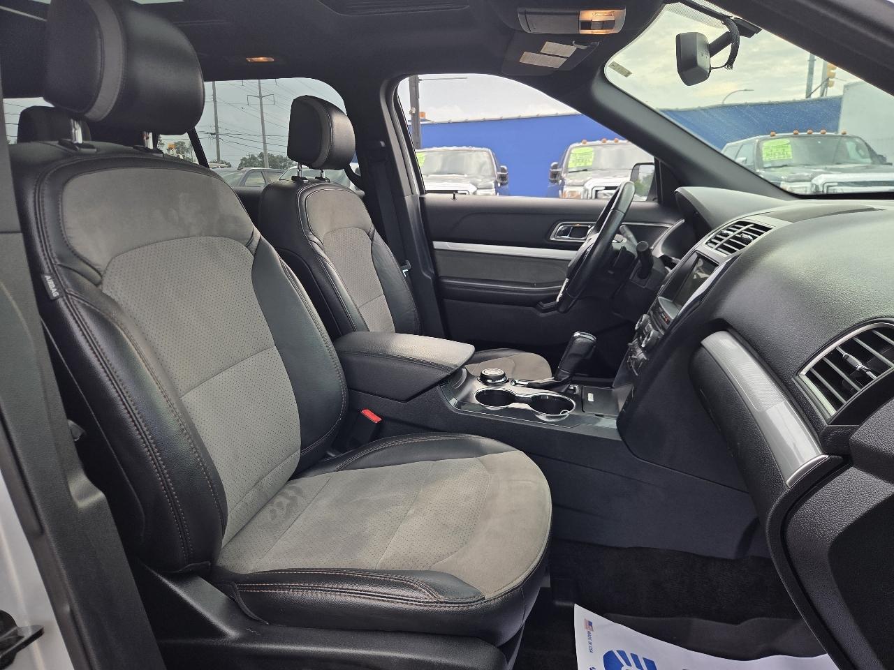 Ford Explorer XLT 4WD 2017