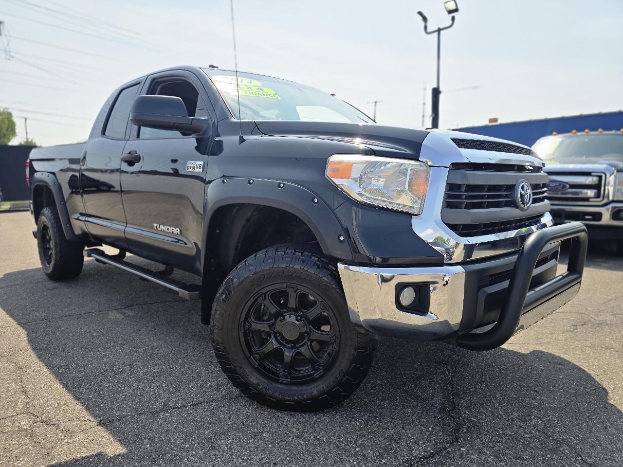 Toyota Tundra SR5 5.7L V8 Double Cab 4WD 2014