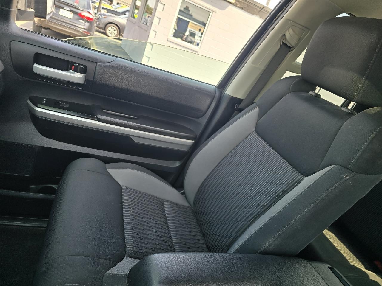 Toyota Tundra SR5 5.7L V8 Double Cab 4WD 2014