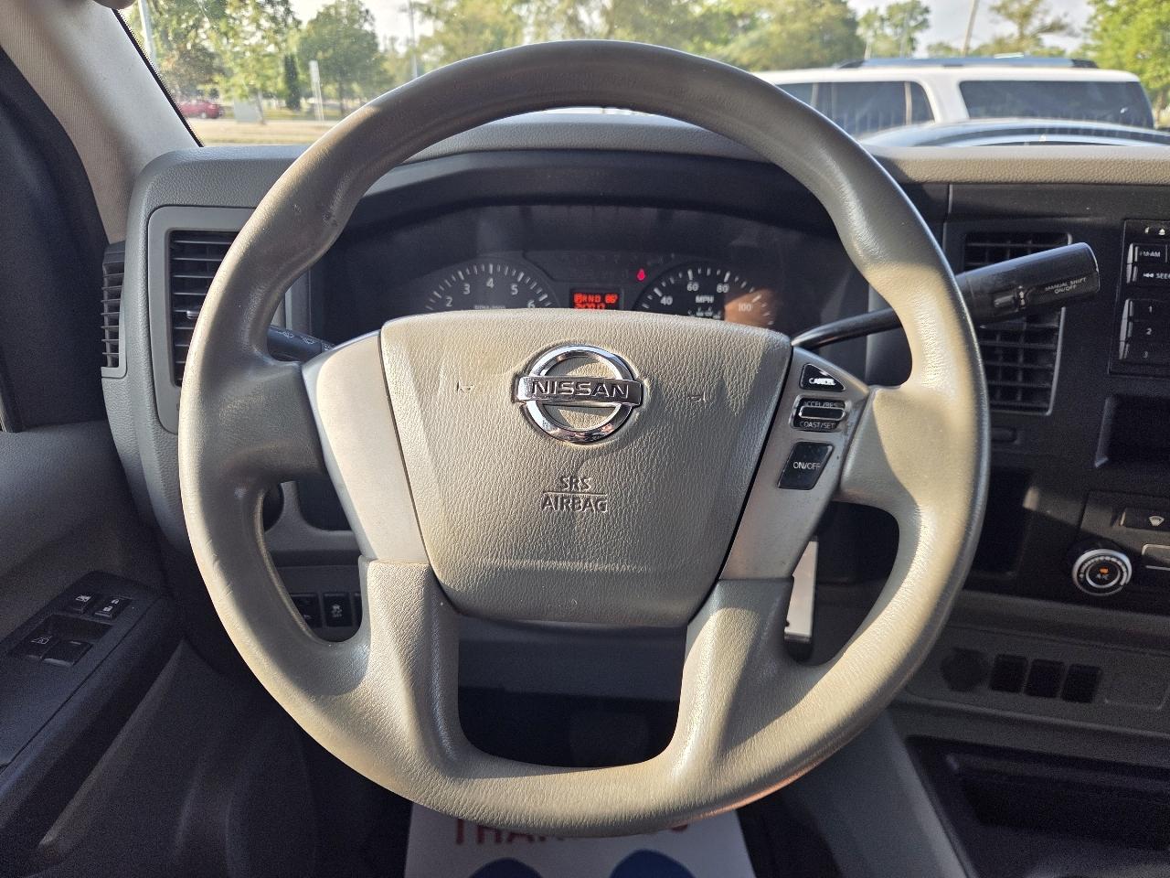 Nissan NV Cargo 2500 HD SV V8 High Roof 2017