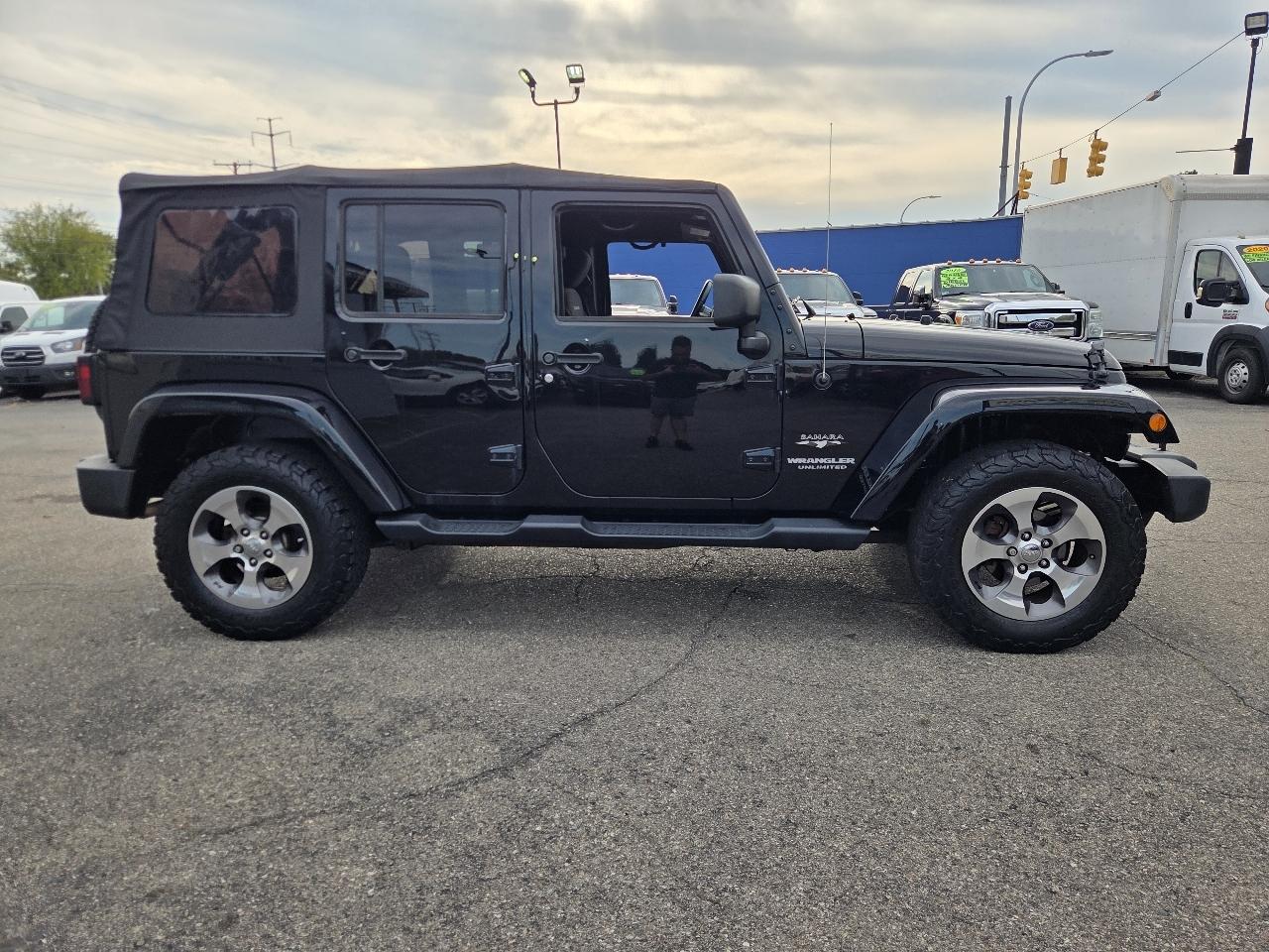 Jeep Wrangler Unlimited Sahara 4WD 2017