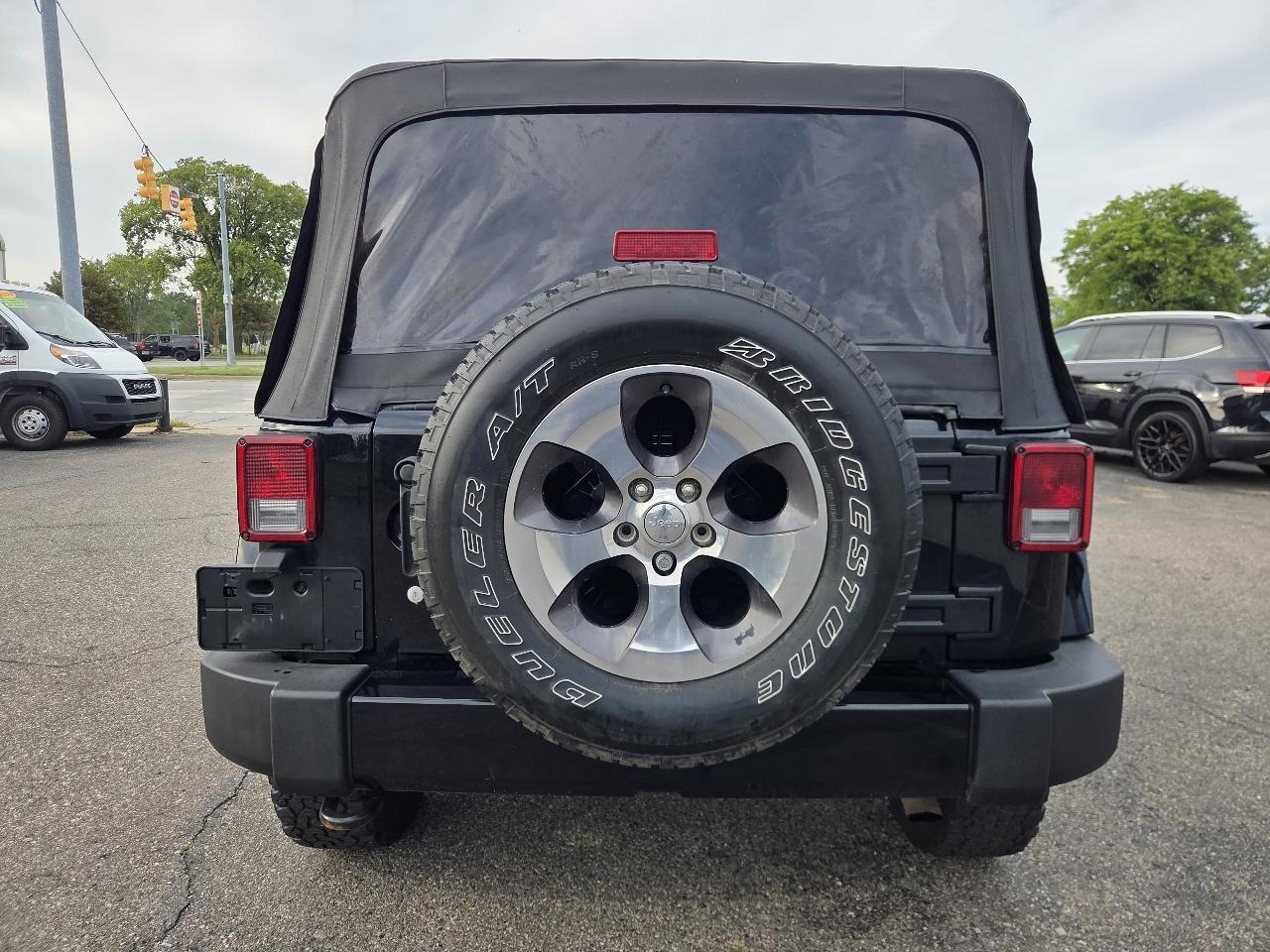 Jeep Wrangler Unlimited Sahara 4WD 2017