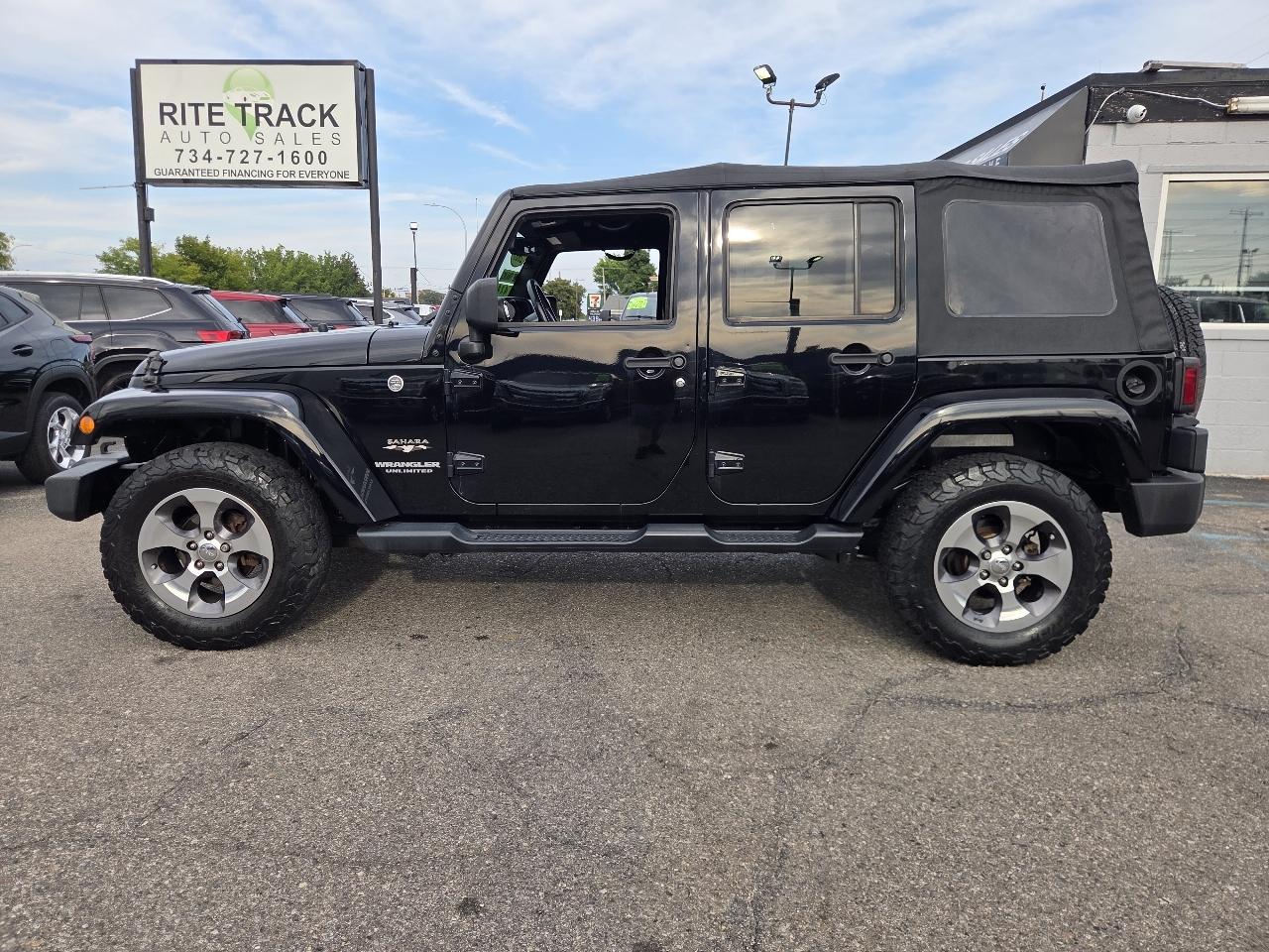 Jeep Wrangler Unlimited Sahara 4WD 2017