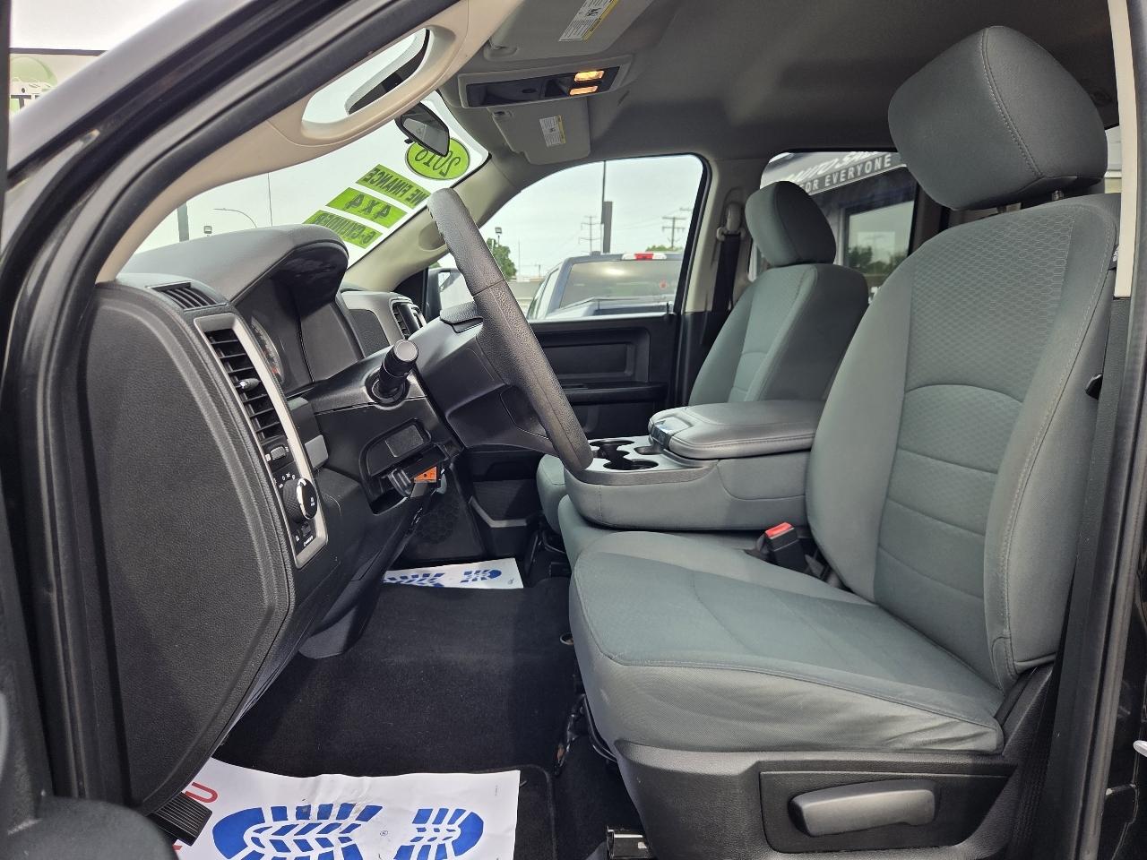 RAM 1500 Tradesman Quad Cab 4WD 2018