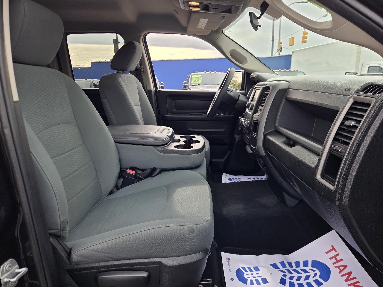 RAM 1500 Tradesman Quad Cab 4WD 2018