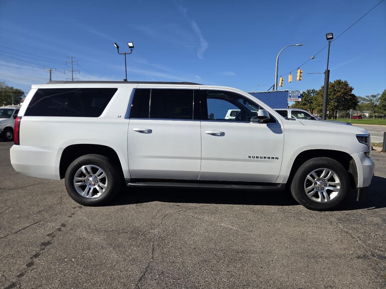 Chevrolet Suburban LT 4WD 2017