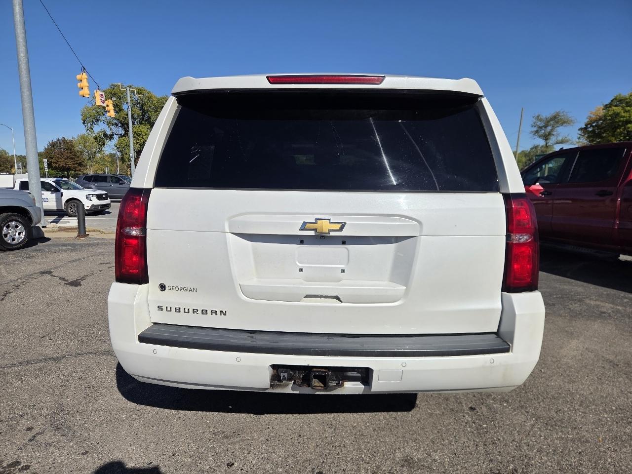 Chevrolet Suburban LT 4WD 2017