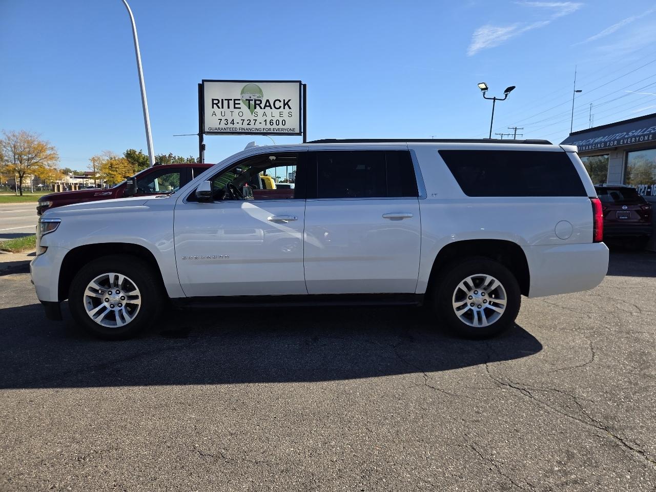 Chevrolet Suburban LT 4WD 2017