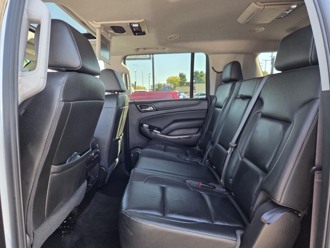 Chevrolet Suburban LT 4WD 2017
