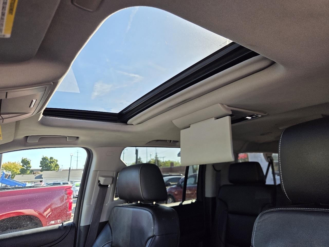 Chevrolet Suburban LT 4WD 2017