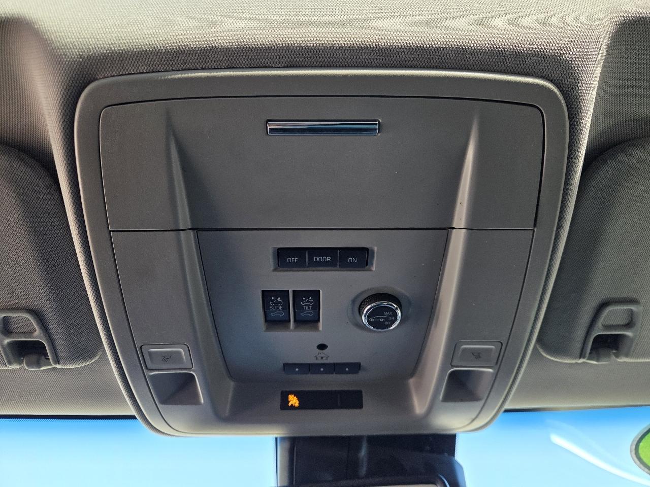 Chevrolet Suburban LT 4WD 2017