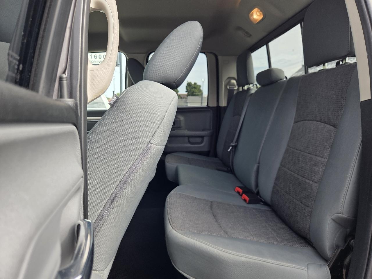 RAM 1500 SLT Quad Cab 4WD 2017