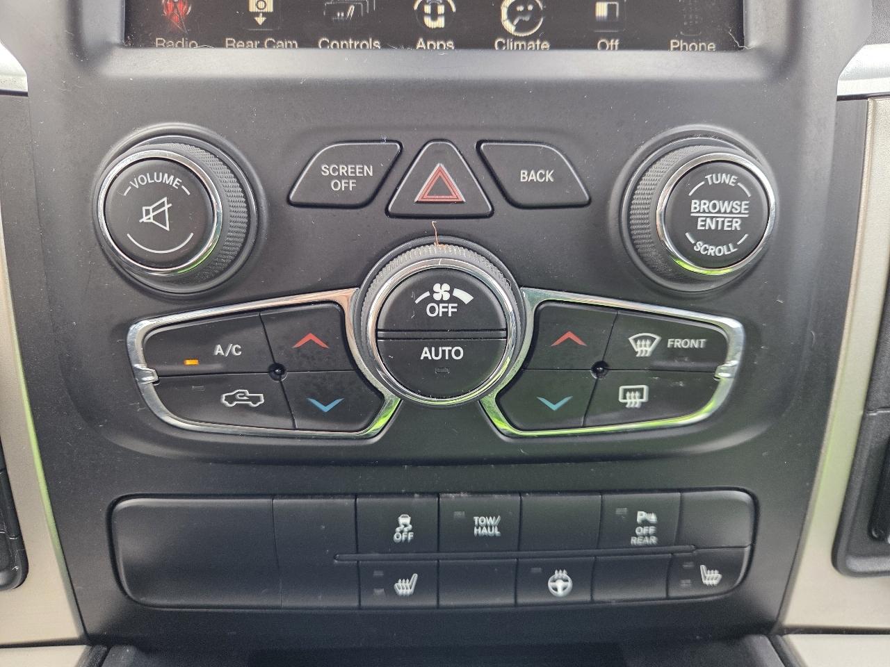 RAM 1500 SLT Quad Cab 4WD 2017