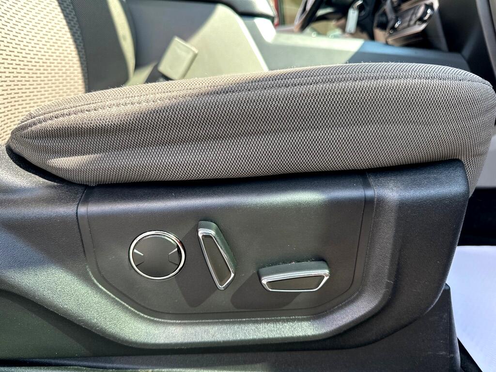 2017 Ford F-150 XLT photo 24
