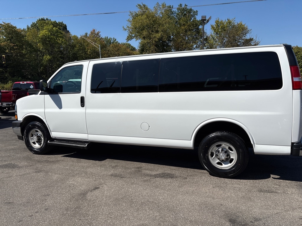 2020 Chevrolet Express LT 3500 photo 4