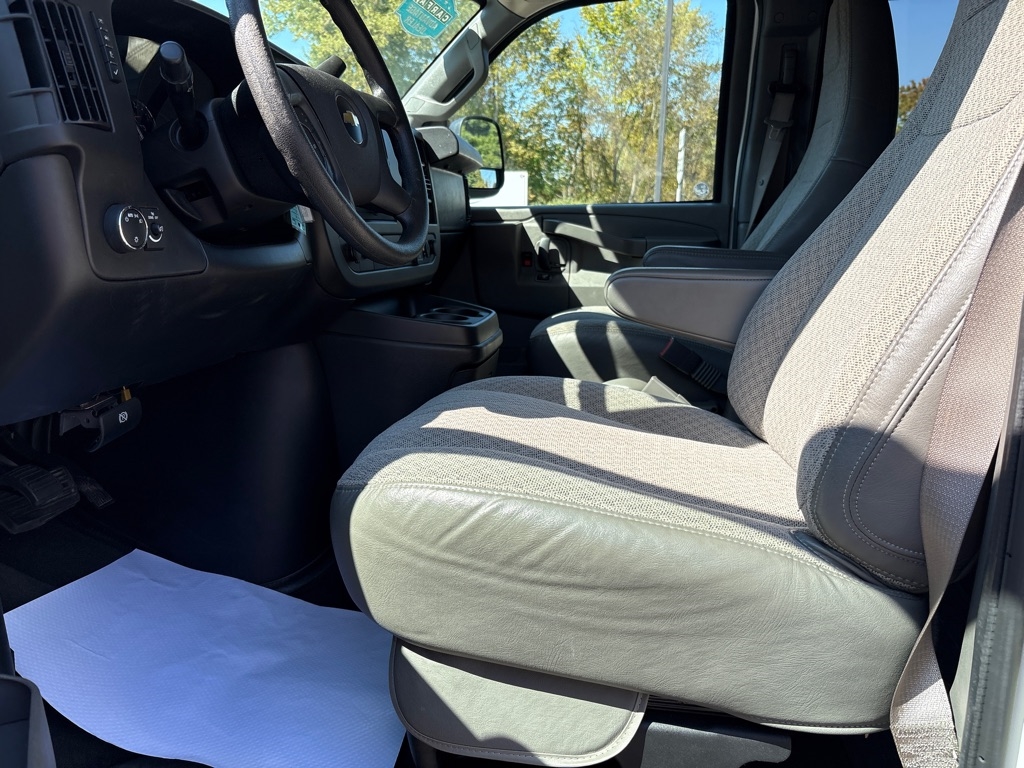2020 Chevrolet Express LT 3500 photo 11