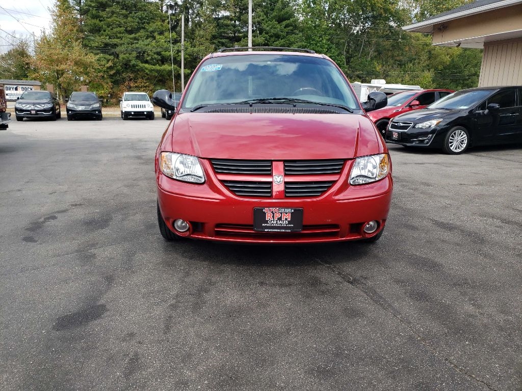 2005 Dodge Grand Caravan SXT photo 2