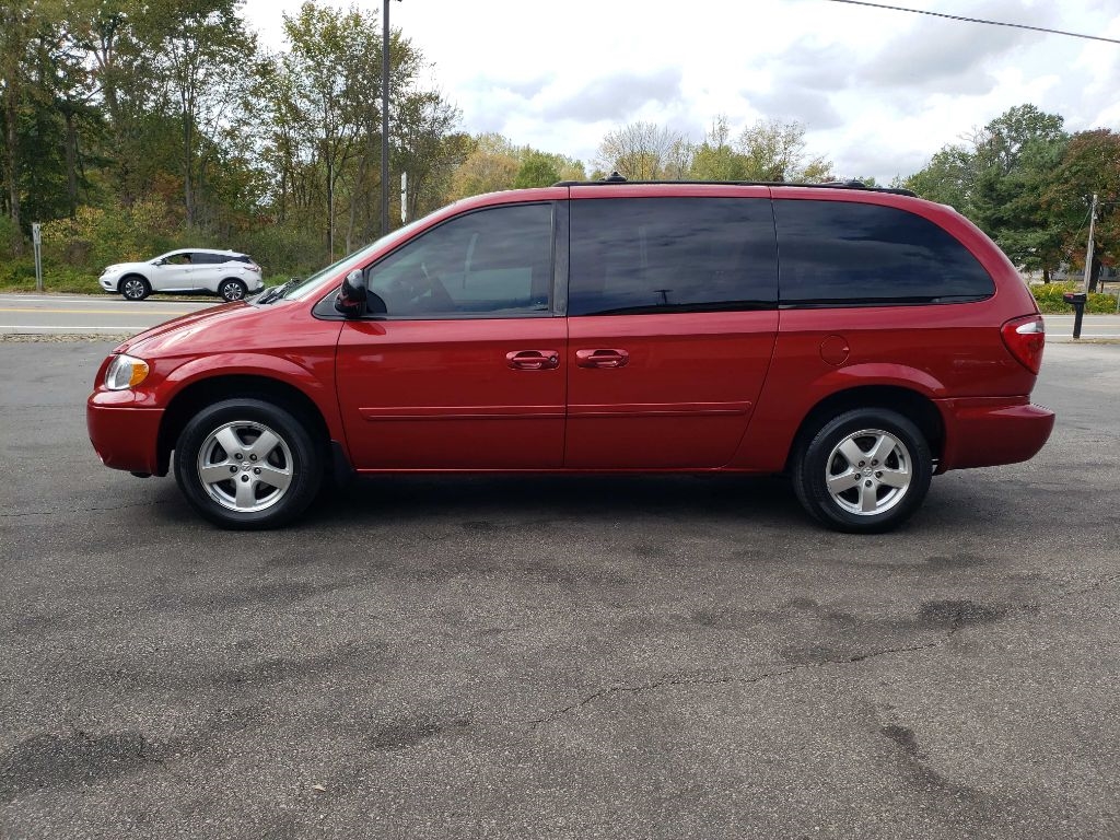 2005 Dodge Grand Caravan SXT photo 4