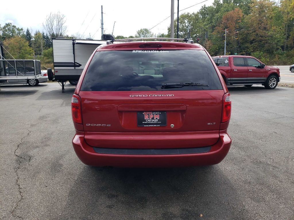 2005 Dodge Grand Caravan SXT photo 5