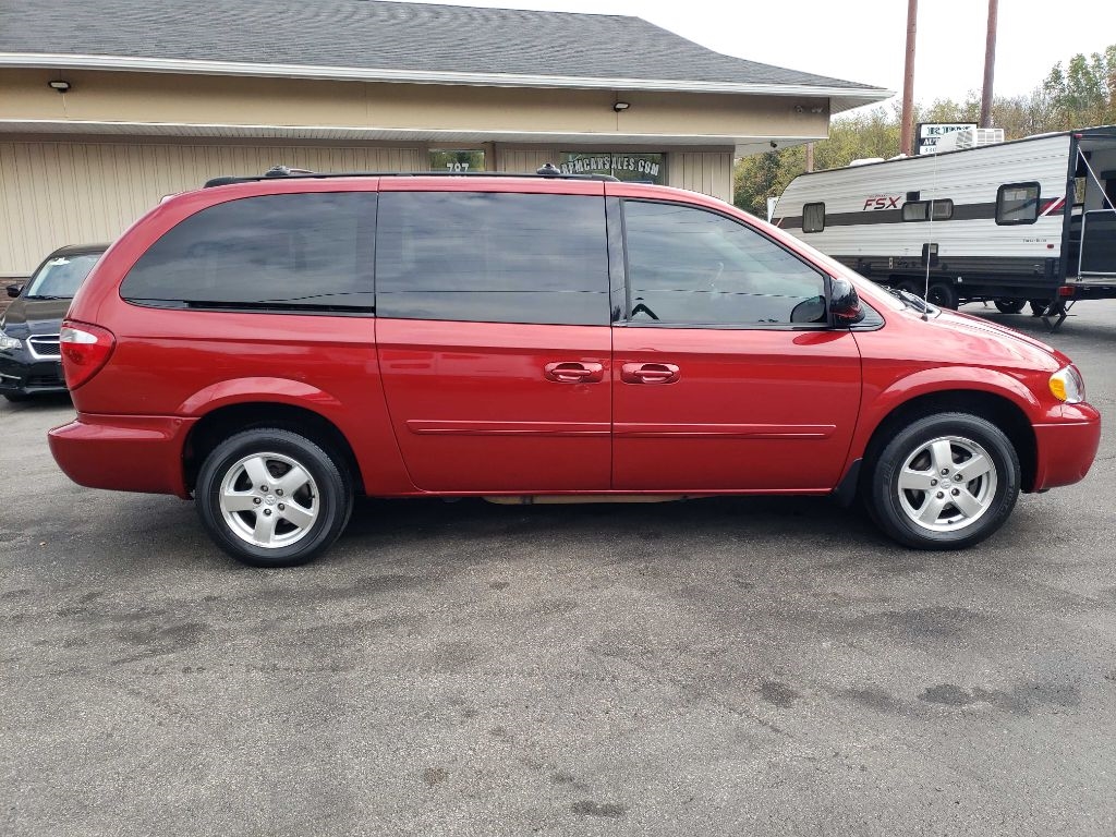 2005 Dodge Grand Caravan SXT photo 6