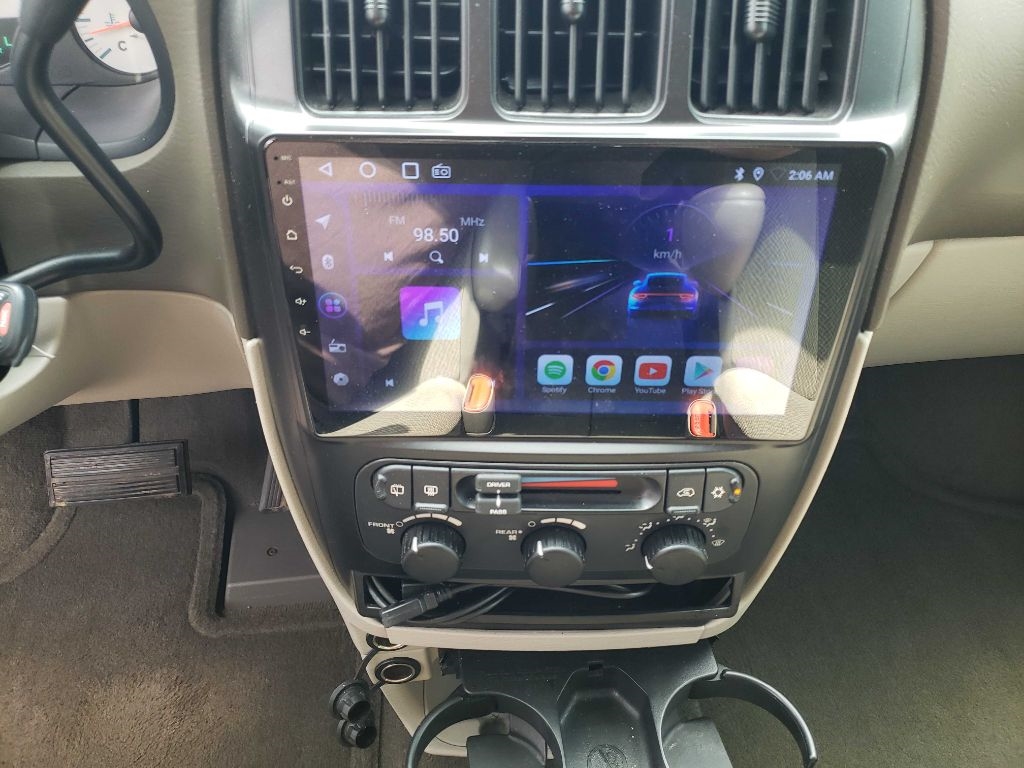 2005 Dodge Grand Caravan SXT photo 12