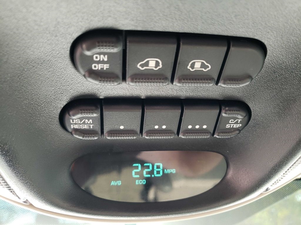 2005 Dodge Grand Caravan SXT photo 15