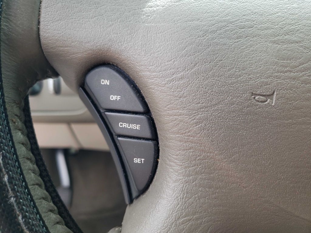 2005 Dodge Grand Caravan SXT photo 16