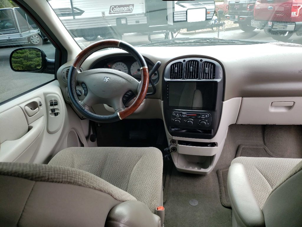 2005 Dodge Grand Caravan SXT photo 17