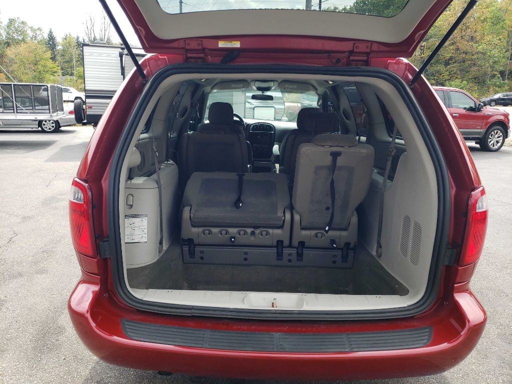 2005 Dodge Grand Caravan SXT photo 24