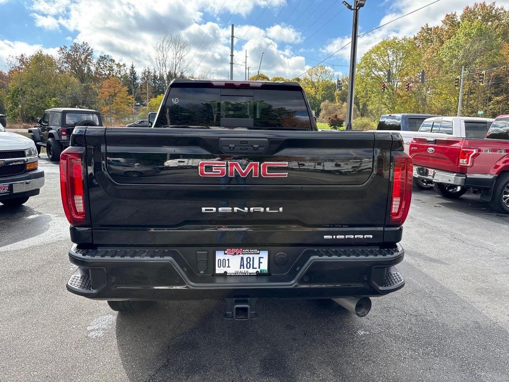 GMC Sierra 2500HD Denali Crew Cab 4WD SB 2023 GMC Sierra 2500HD Denali Crew Cab 4WD SB 2023