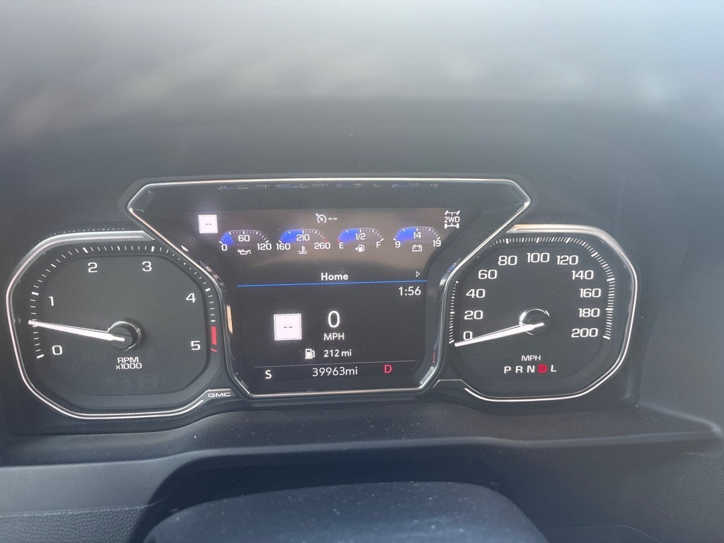 GMC Sierra 2500HD Denali Crew Cab 4WD SB 2023 GMC Sierra 2500HD Denali Crew Cab 4WD SB 2023