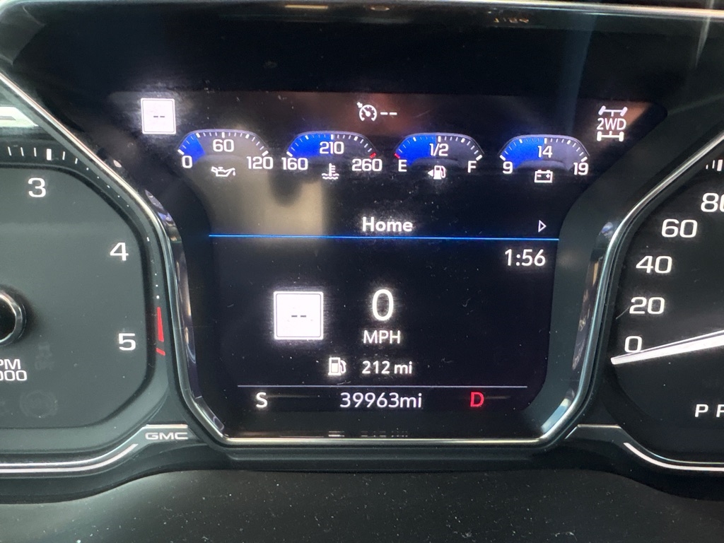 GMC Sierra 2500HD Denali Crew Cab 4WD SB 2023 GMC Sierra 2500HD Denali Crew Cab 4WD SB 2023